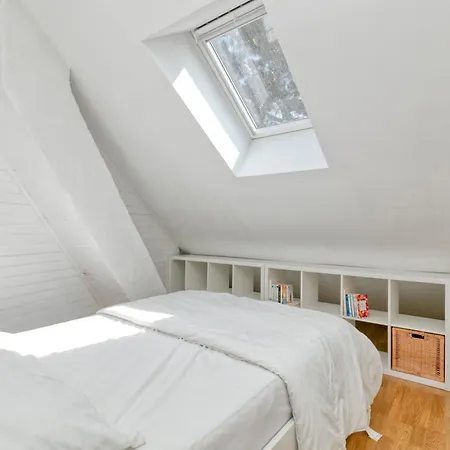 Holiday home Maison Charmilles Et Tennis